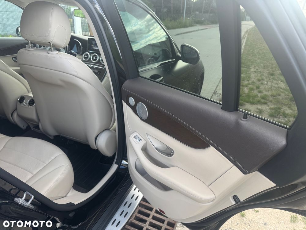 Mercedes-Benz GLC - 25