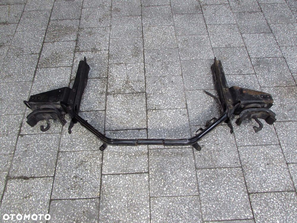 MITSUBISHI CANTER FUSO 7C15 3.0 E6 17R BELKA ZAMEK KABINY TYL 13-21 - 4