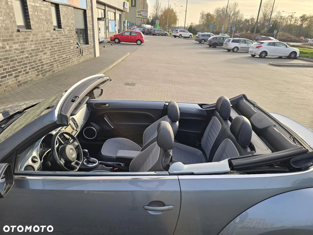 Volkswagen New Beetle - 21