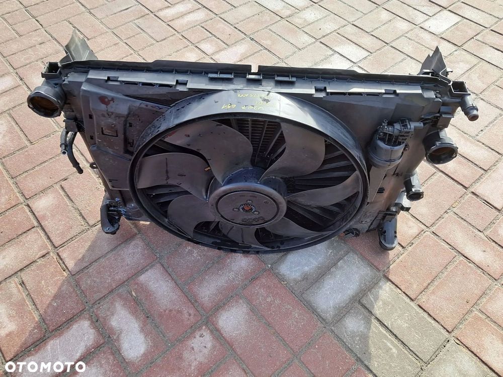 mercedes w207 2.2 cdi pas przedni chłodnice wentylator - 3