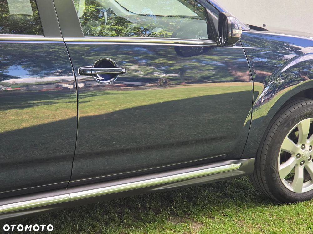 Mitsubishi Outlander 2.0 DI-D 4WD Intense - 17