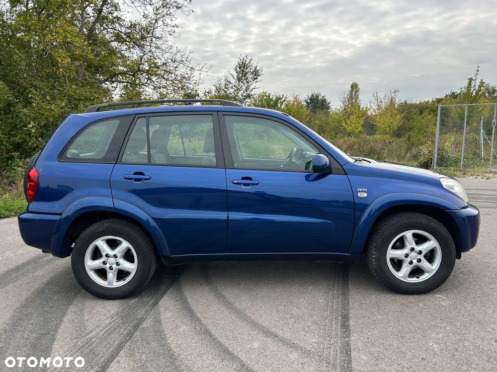 Toyota RAV4 2.0 VVT-i 4x4 - 4