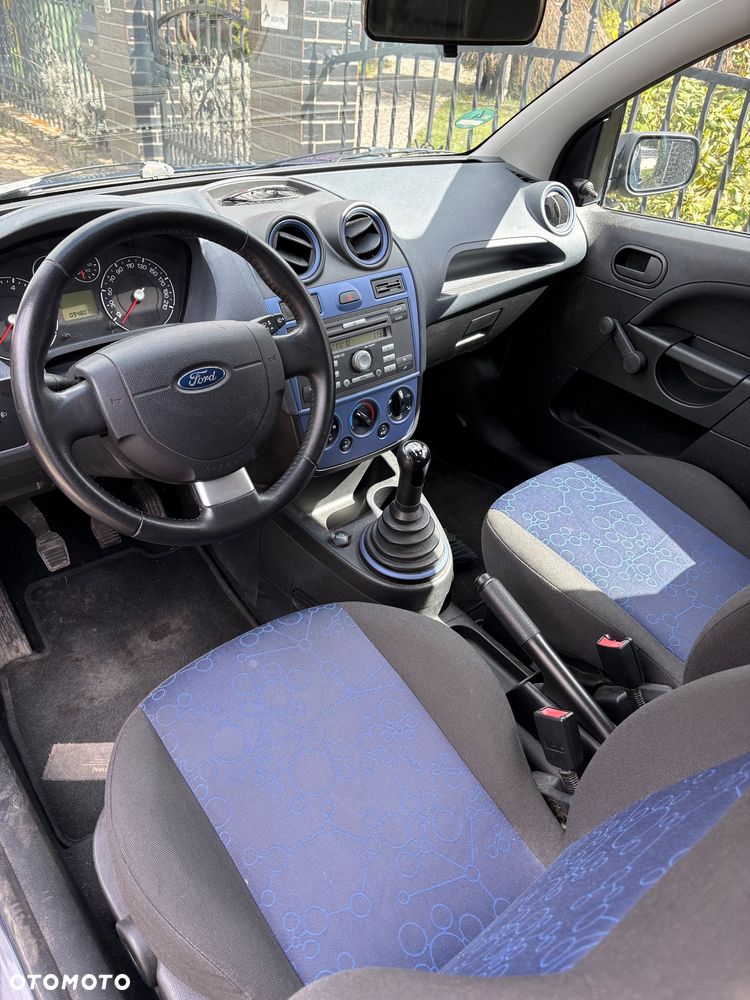 Ford Fiesta - 8