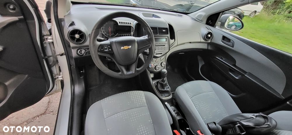 Chevrolet Aveo - 11