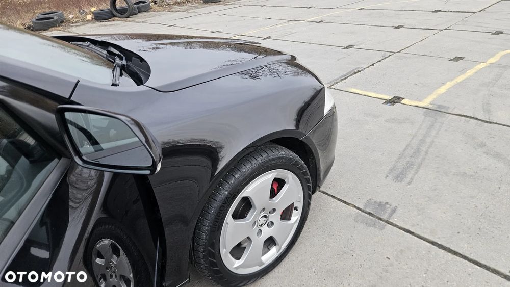 Skoda Octavia 2.0 TDI CR DPF RS - 21