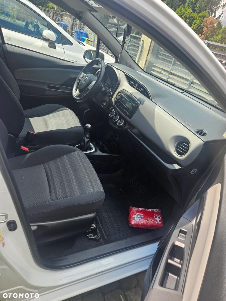 Toyota Yaris 1.0 Active EU6 - 12