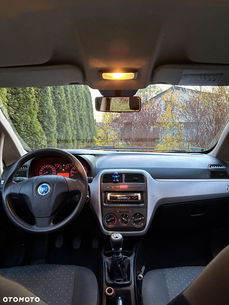 Fiat Grande Punto - 5