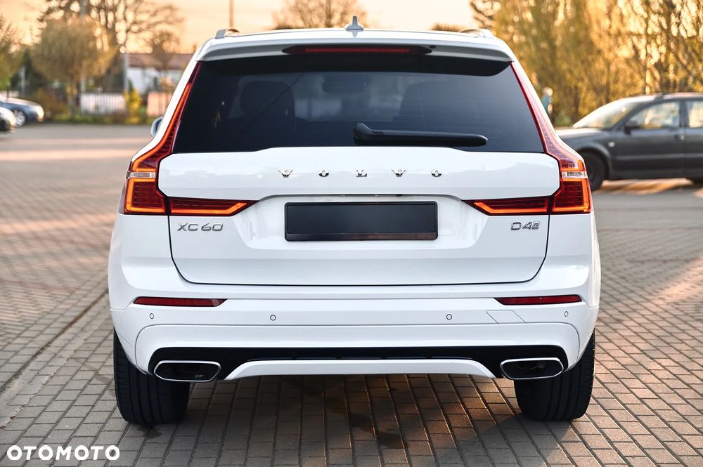 Volvo XC 60 D4 R-Design - 12
