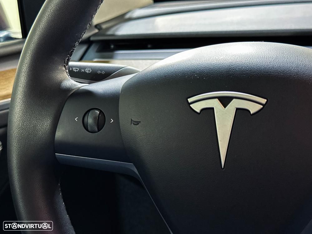 Tesla Model Y Standard - 40