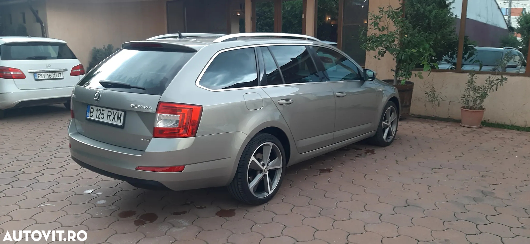 Skoda Octavia 2.0 TDI 4x4 DSG Laurin & Klement - 4
