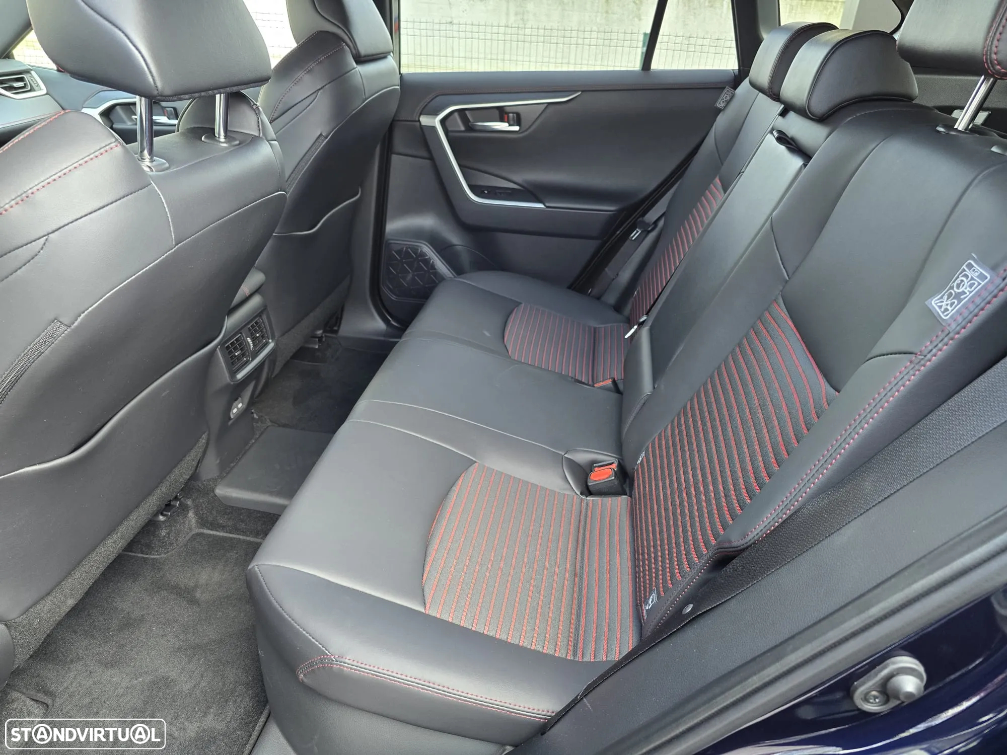 Suzuki Across 2.5L PHEV GLX AWD - 11