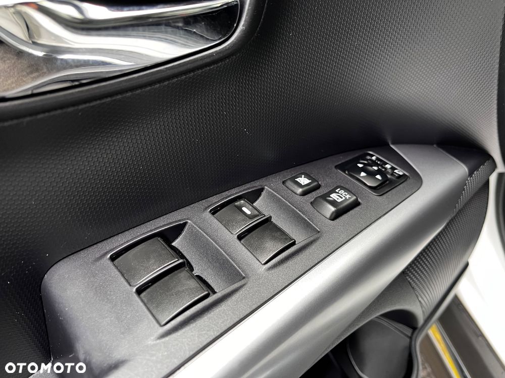 Mitsubishi Outlander 2.0 DI-D 4WD Invite - 21