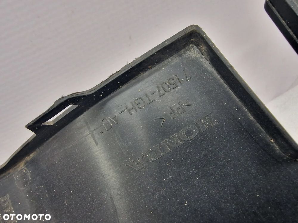 HONDA CIVIC HB TYPE R 16- TYLNA ŚRODKOWA LISTWA / KRATKA ZDERZAKA TYLNEGO TYLNIEGO TYŁ , NR 71507-TGH-A0 , NR AUKCJI KR140 - 11