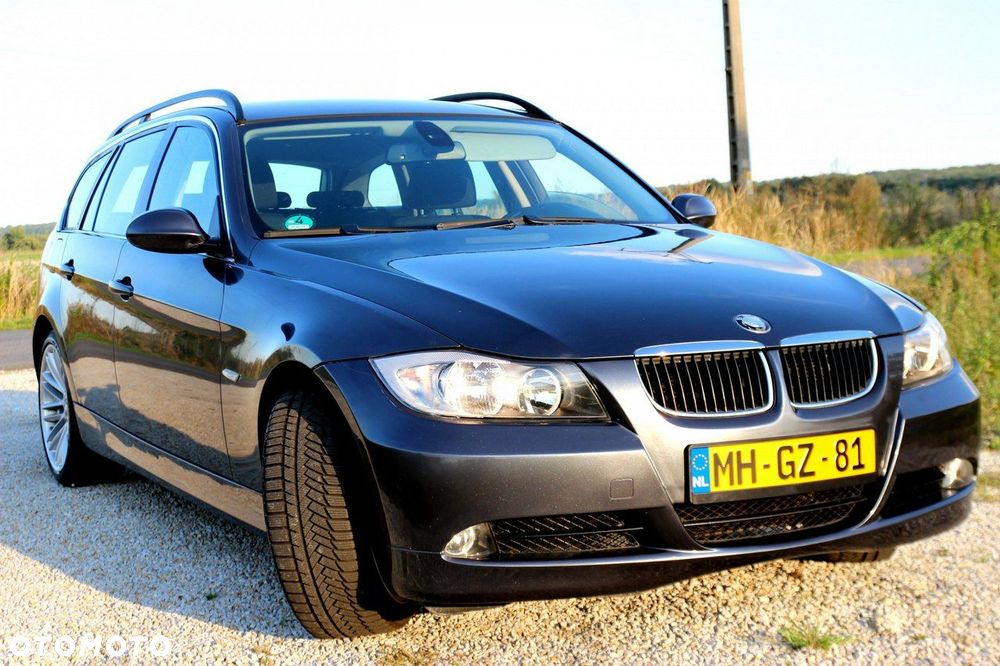 BMW Seria 3 325i - 3