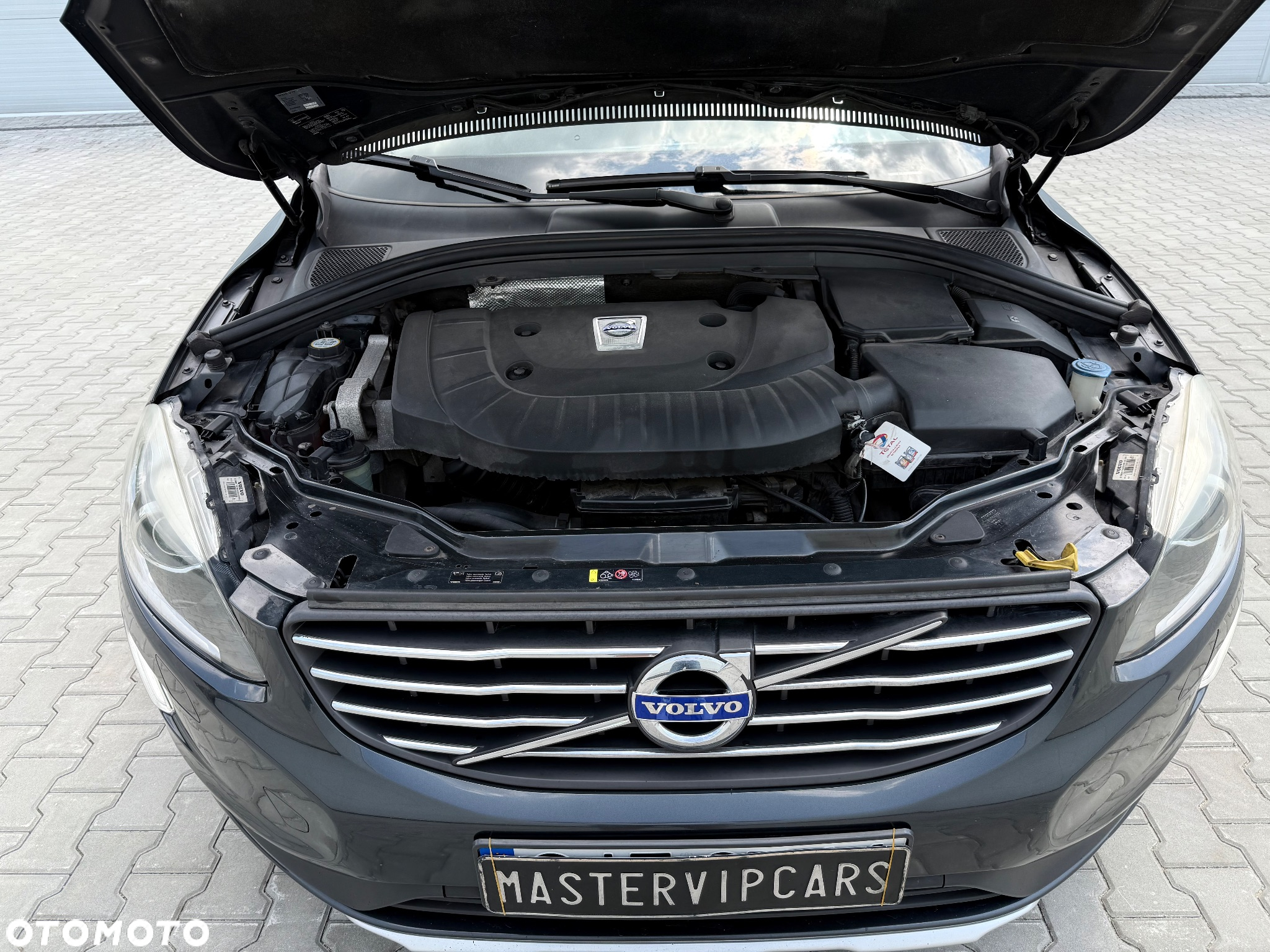 Volvo XC 60 2.4D AWD Momentum - 27
