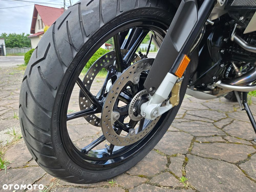 BMW R - 18