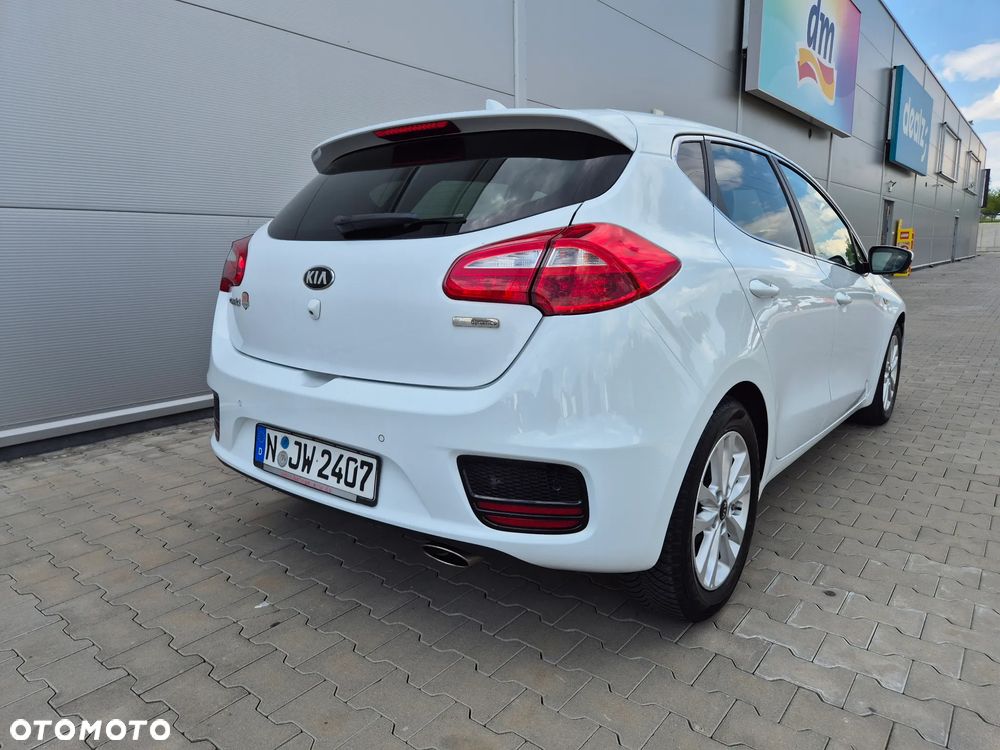 Kia Ceed 1.4 CVVT Dream-Team Edition - 4