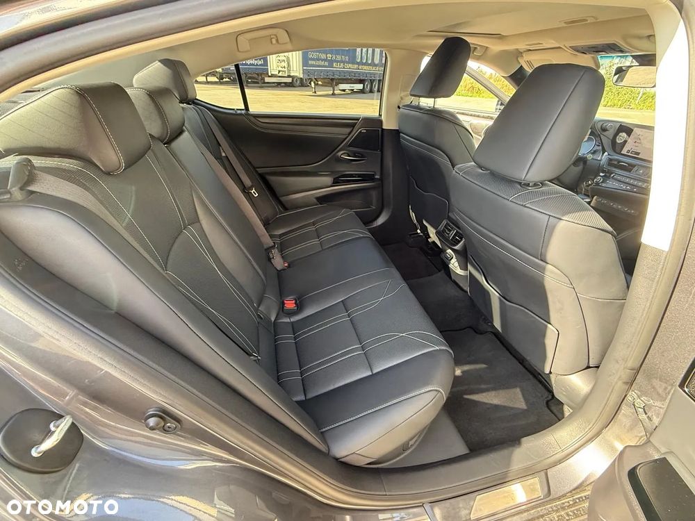 Lexus ES - 6