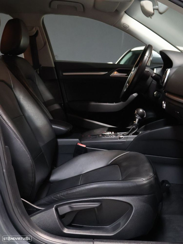 Audi A3 Sportback 1.6 TDI Sport S-Tronic - 14