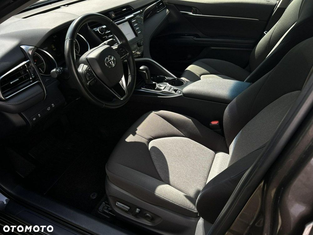 Toyota Camry 2.5 Hybrid Comfort CVT - 10