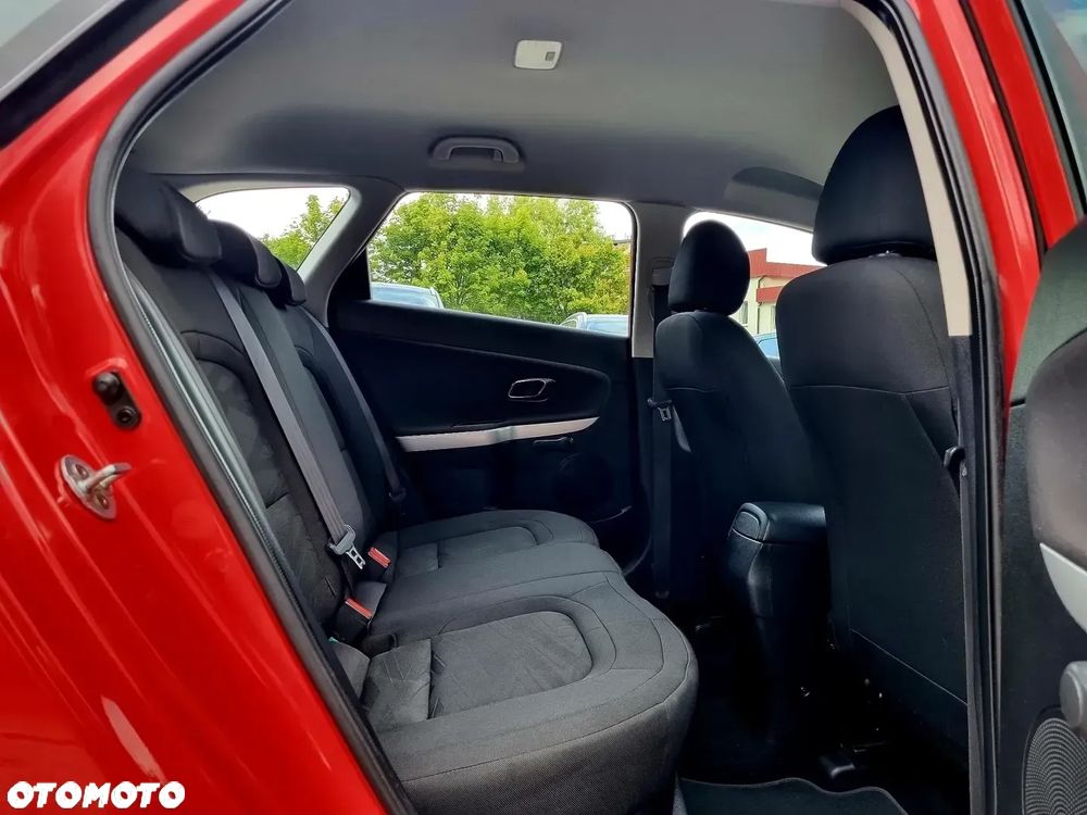 Kia Ceed 1.4 L - 13