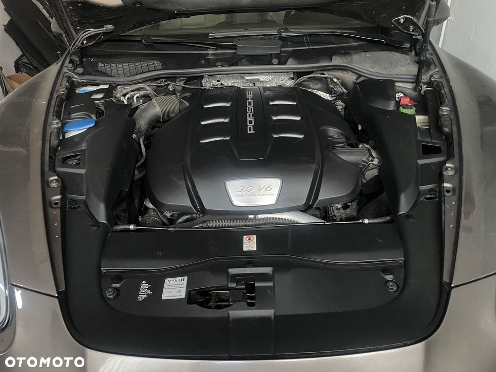 Porsche Cayenne Platinum Edition - 8