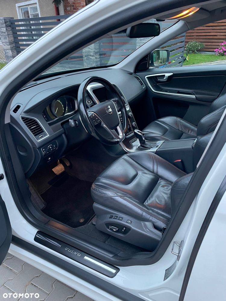 Volvo XC 60 D5 AWD Summum - 7