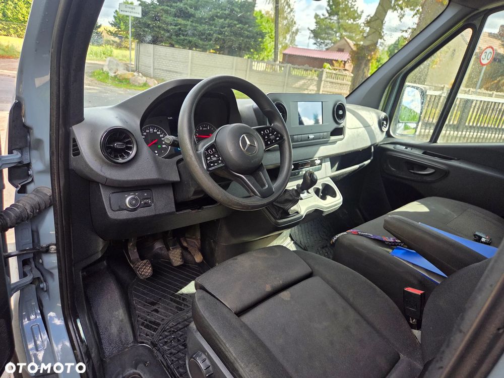 Mercedes-Benz Sprinter - 10