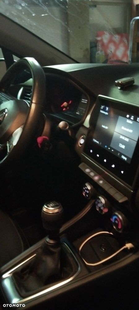 Renault Captur TCe 100 INTENS - 23