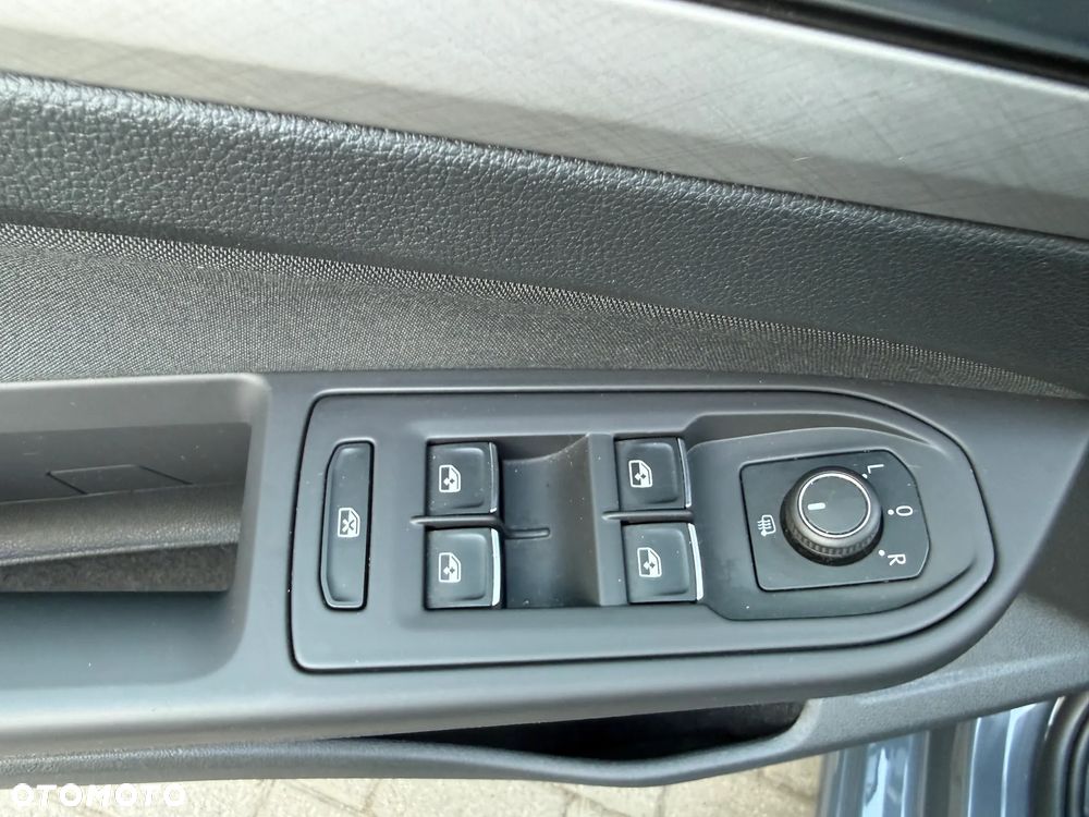 Volkswagen Golf 1.5 eTSI Life DSG - 16