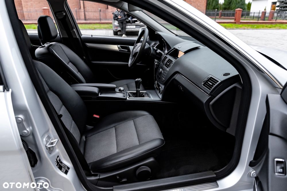 Mercedes-Benz Klasa C 200 CDI Avantgarde - 25