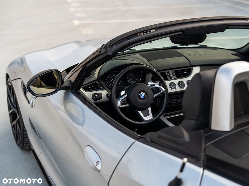 BMW Z4 sDrive30i - 13