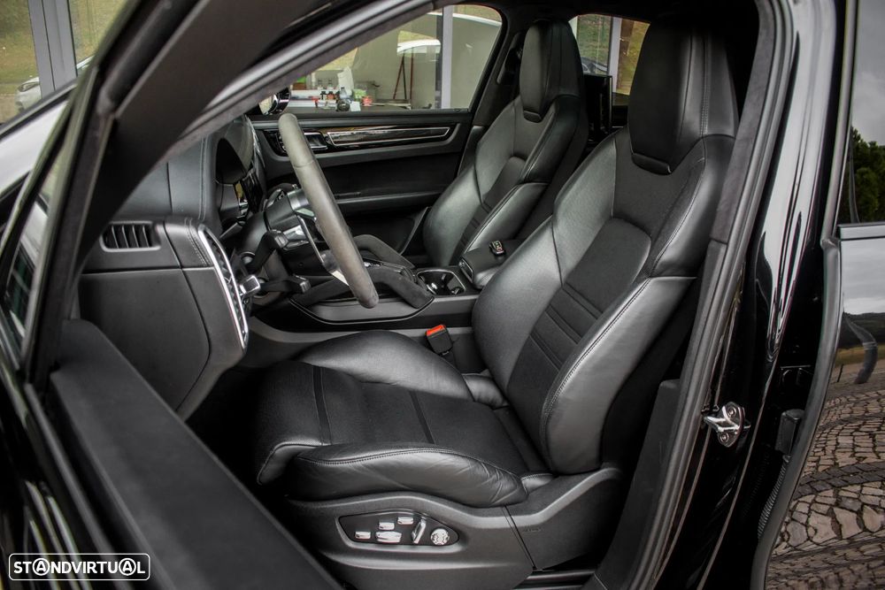 Porsche Cayenne Coupé E-Hybrid - 29