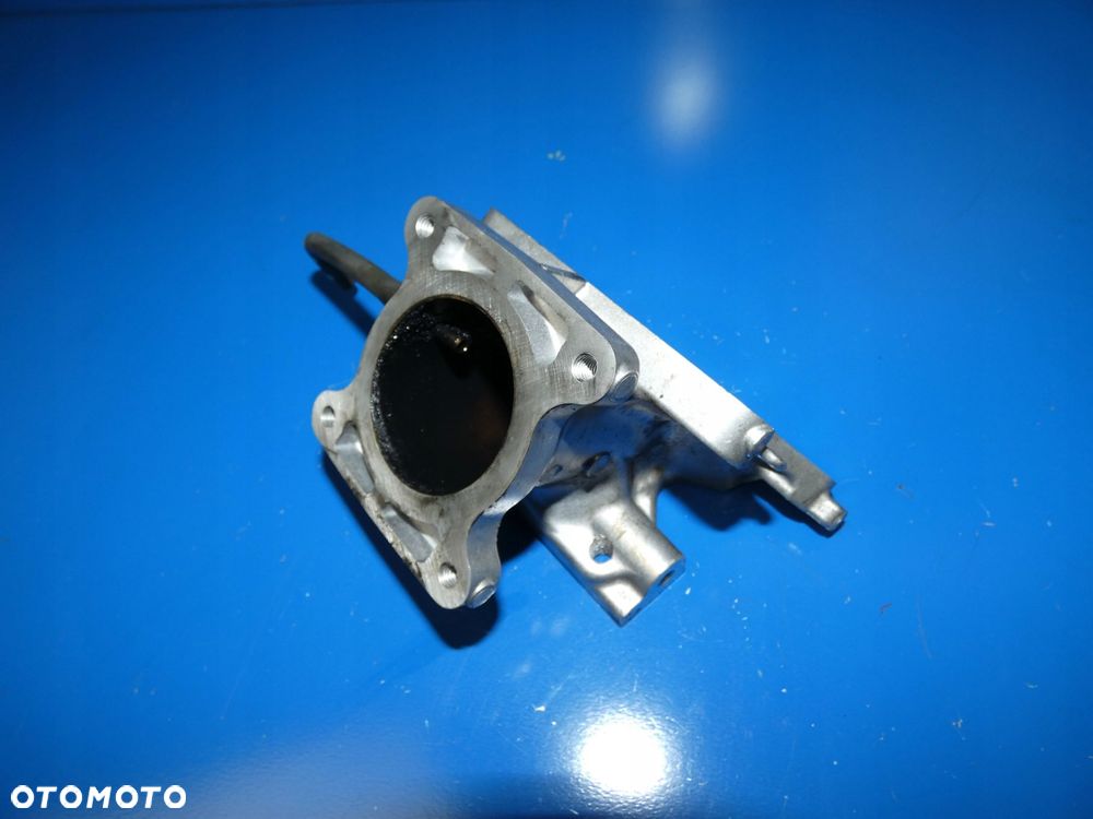 TOYOTA AURIS COROLLA 1.4 D4D ŁĄCZNIK CHŁODNICA EGR - 2