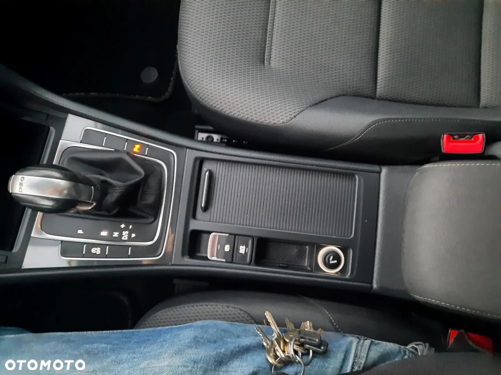 Volkswagen Golf 1.4 TSI (BlueMotion Technology) DSG Highline - 38