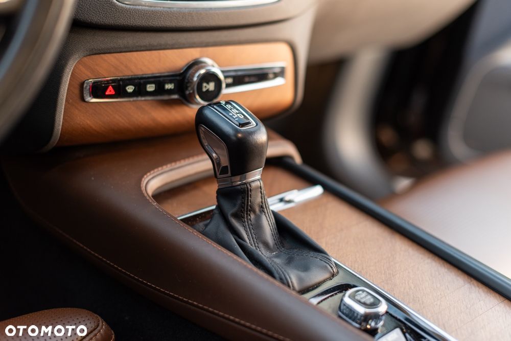 Volvo XC 90 D5 AWD Inscription - 8