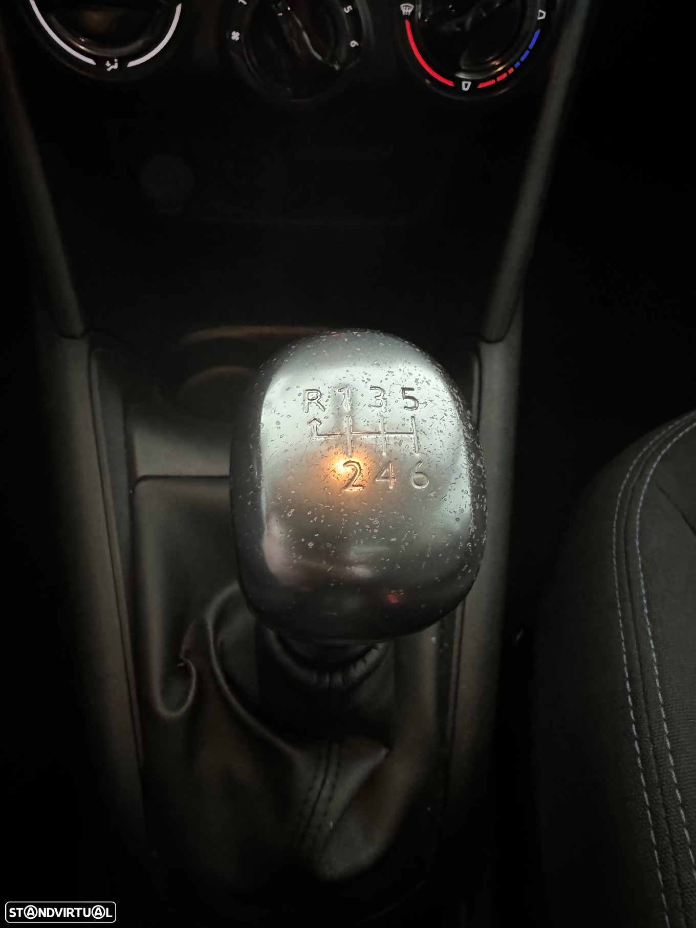 Peugeot 208 1.5 BlueHDi Signature - 18