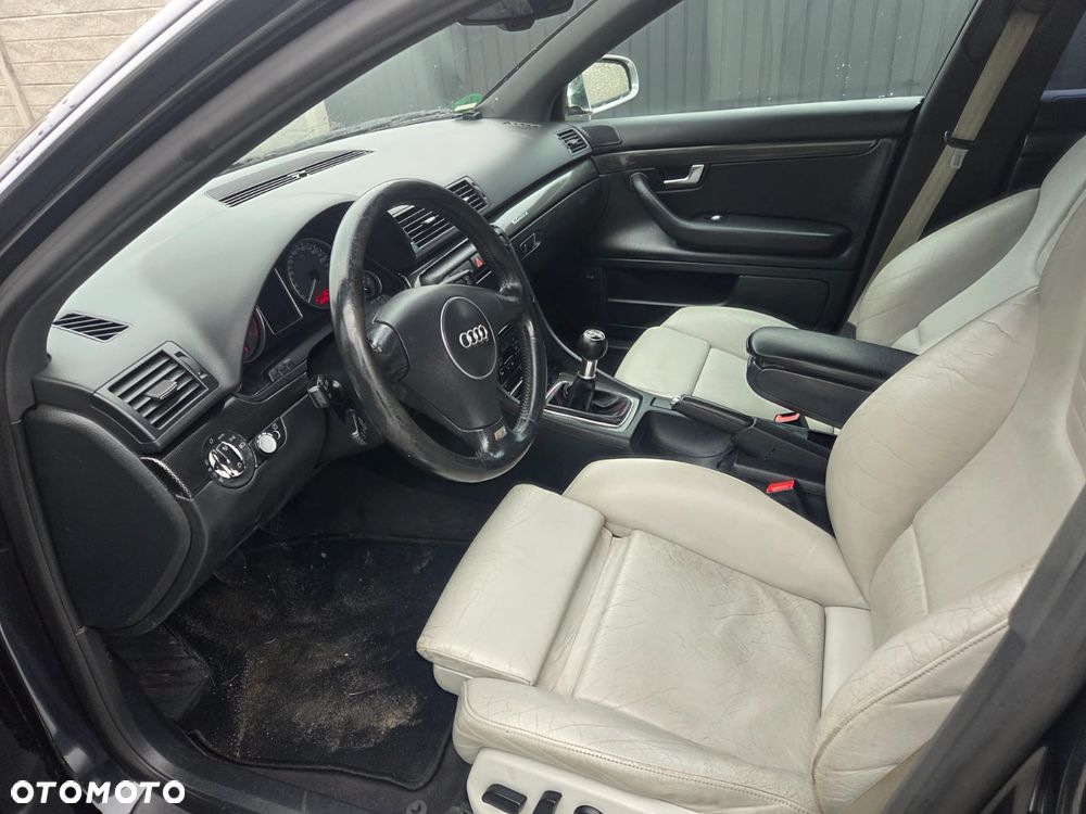 Audi S4 Avant Standard - 9