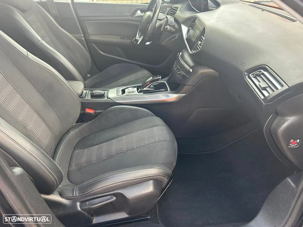 Peugeot 308 1.5 BlueHDi Allure Pack EAT8 - 15