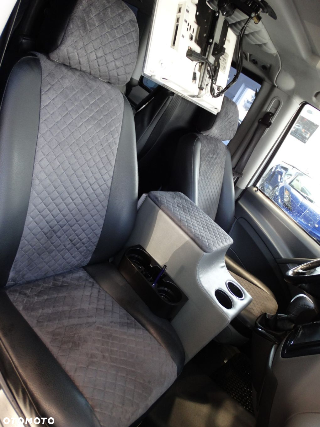 Mercedes-Benz Viano - 9