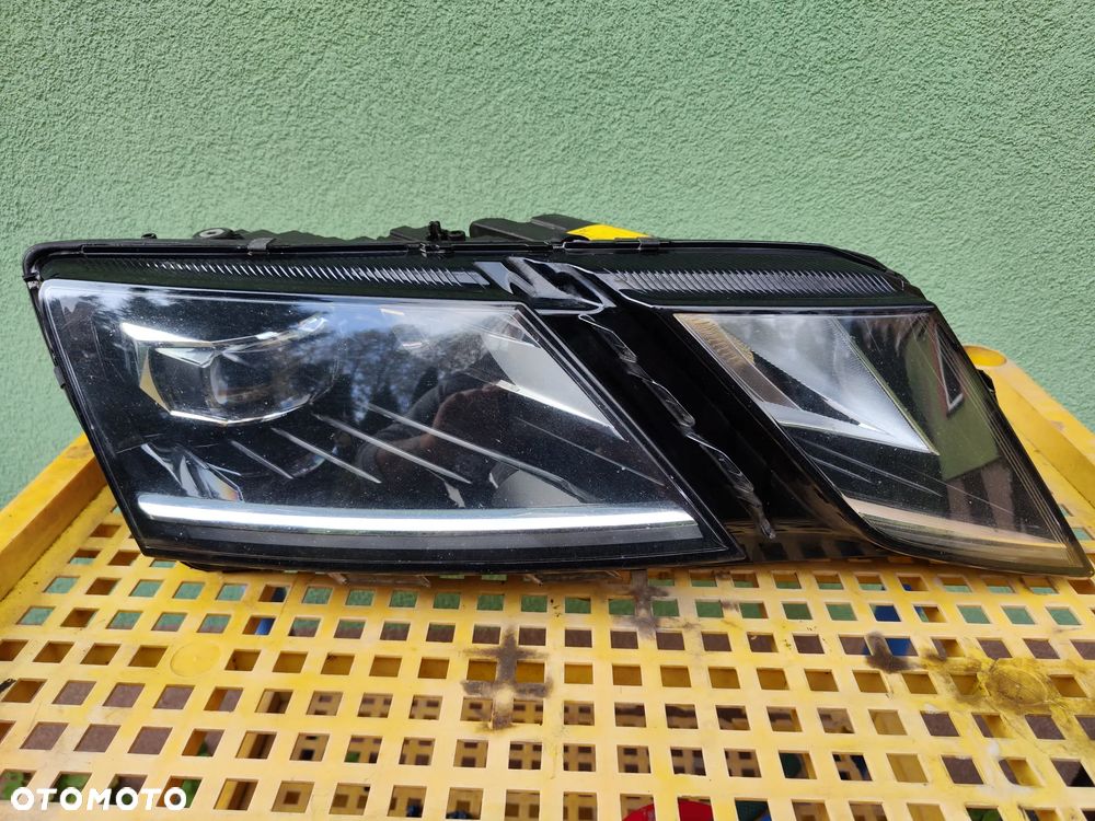 Reflektor PRAWY Przedni Skoda Octavia III 5E1941016D LAMPA SKODA
