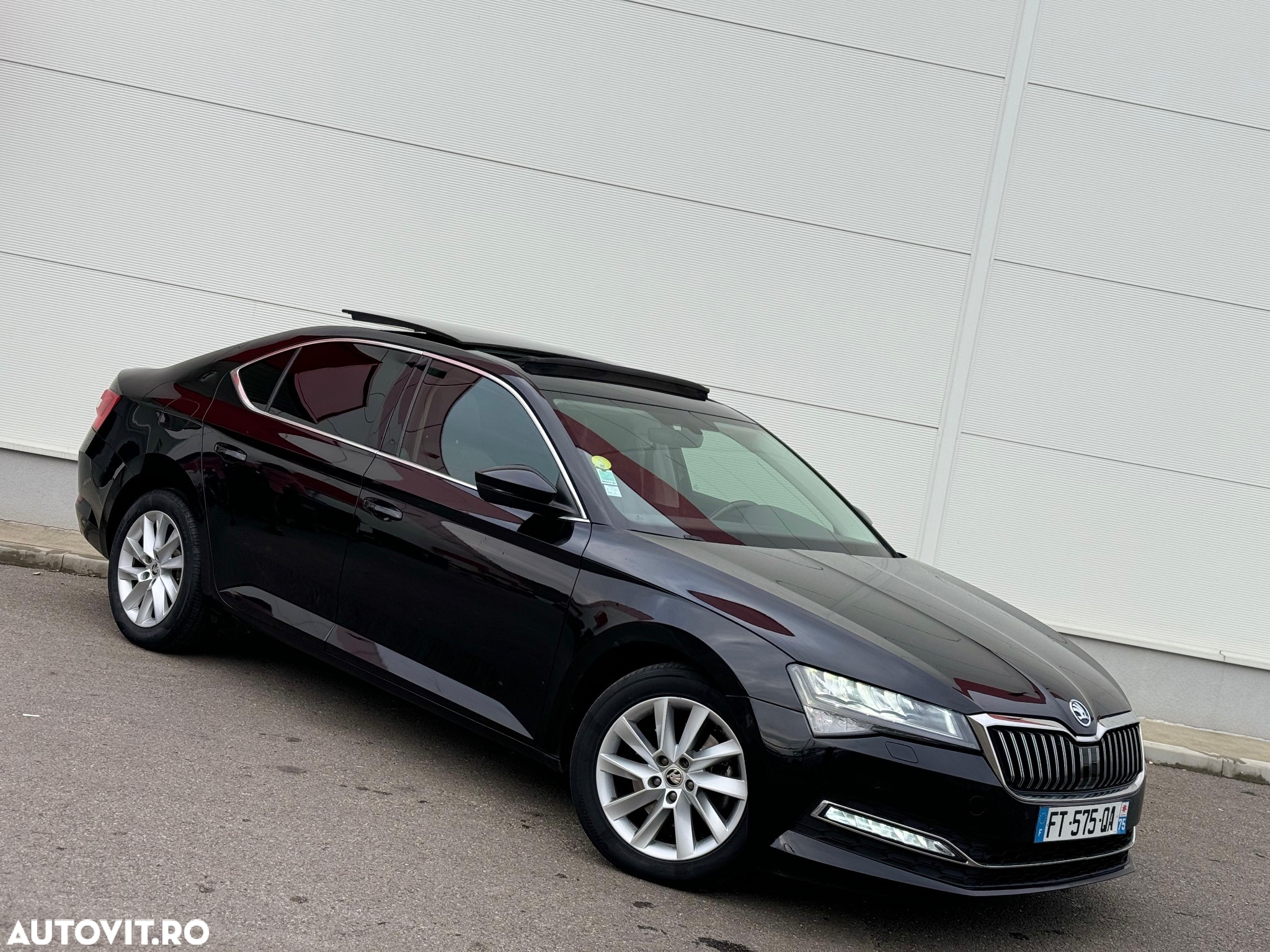 Skoda Superb 2.0 TDI DSG Ambition - 34