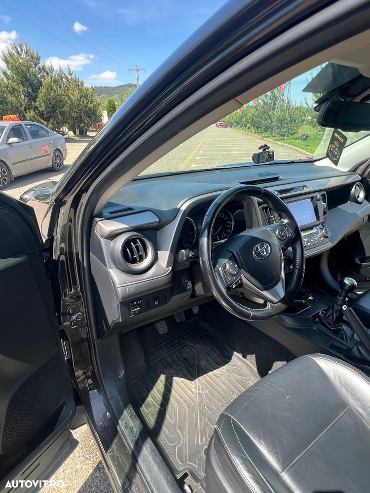 Toyota RAV4 - 16