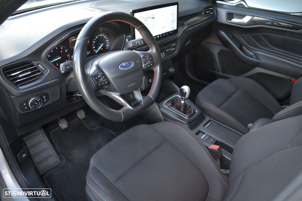 Ford Focus 1.0 EcoBoost MHEV ST-Line - 4