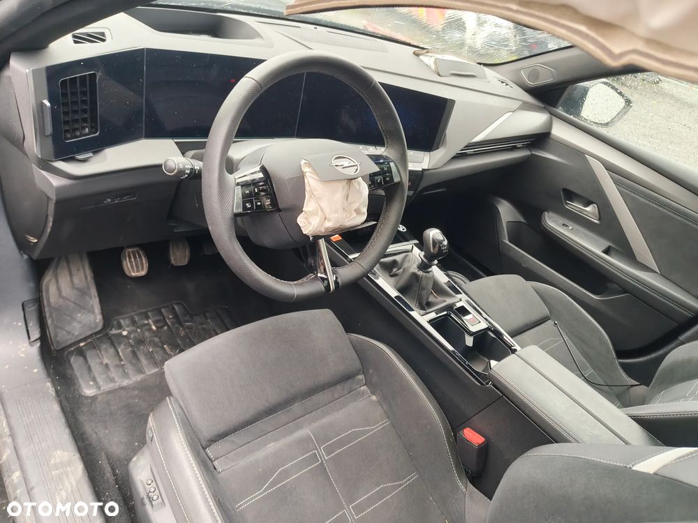 Opel Astra 1.2 T GS Line S&S - 5
