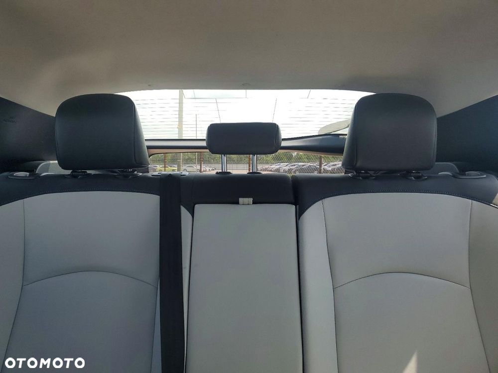 Toyota Prius - 12