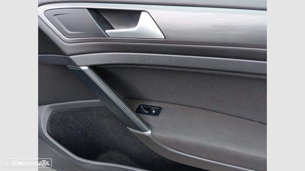 VW Golf Variant 1.6 TDi Confortline - 19