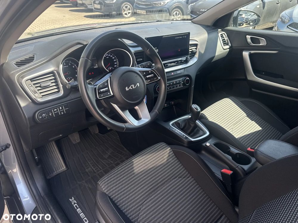 Kia XCeed 1.5 T-GDI M - 10