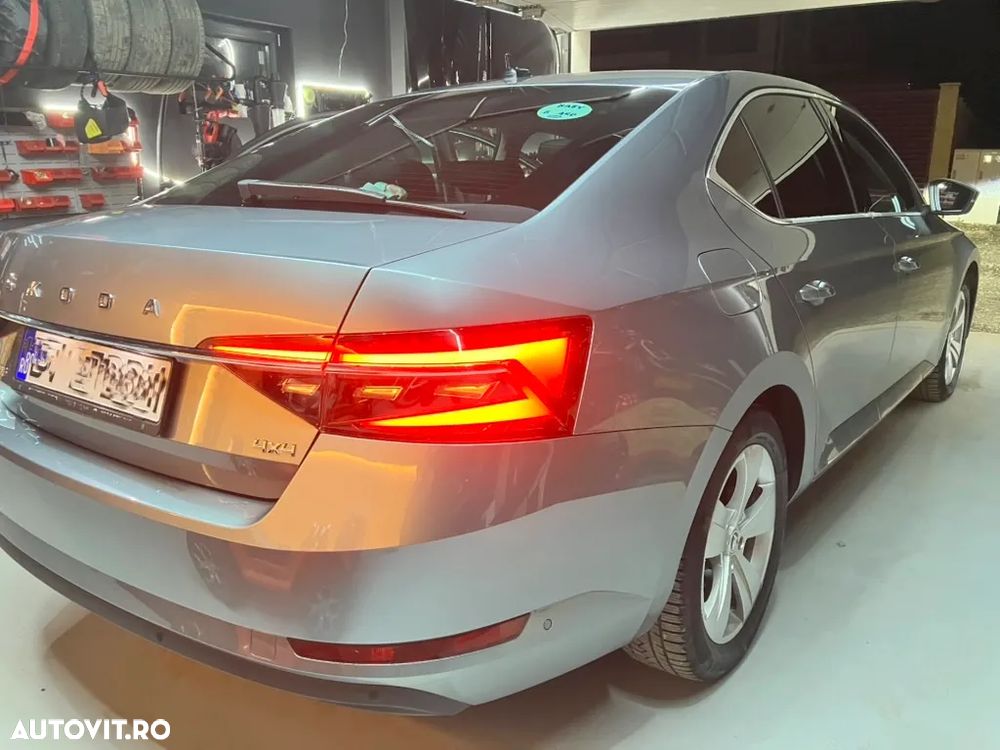 Skoda Superb 2.0 TDI 4X4 DSG Style - 2