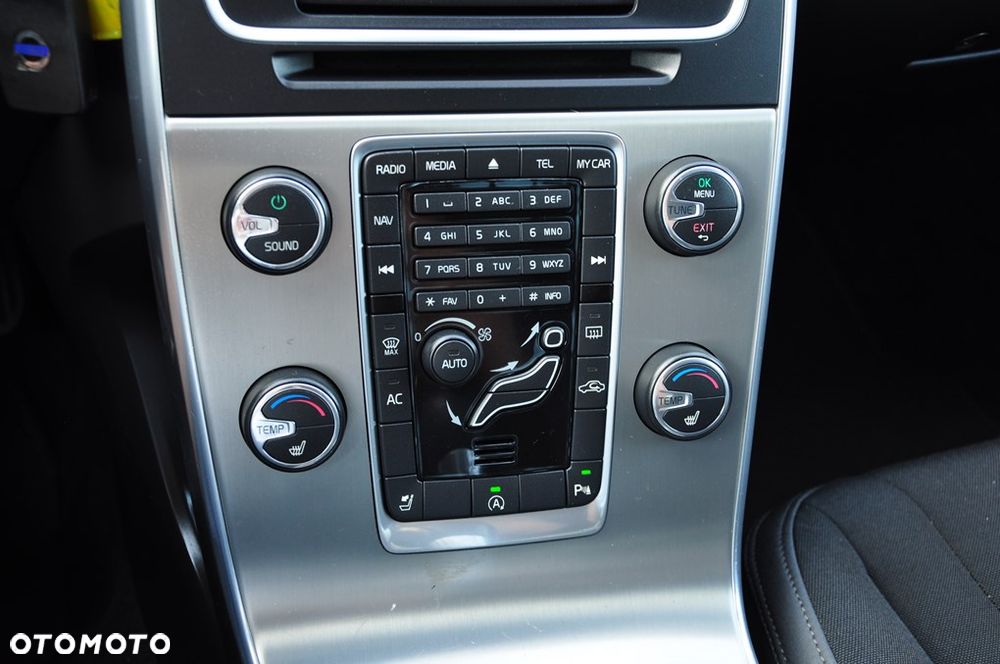 Volvo V60 D3 Momentum - 38